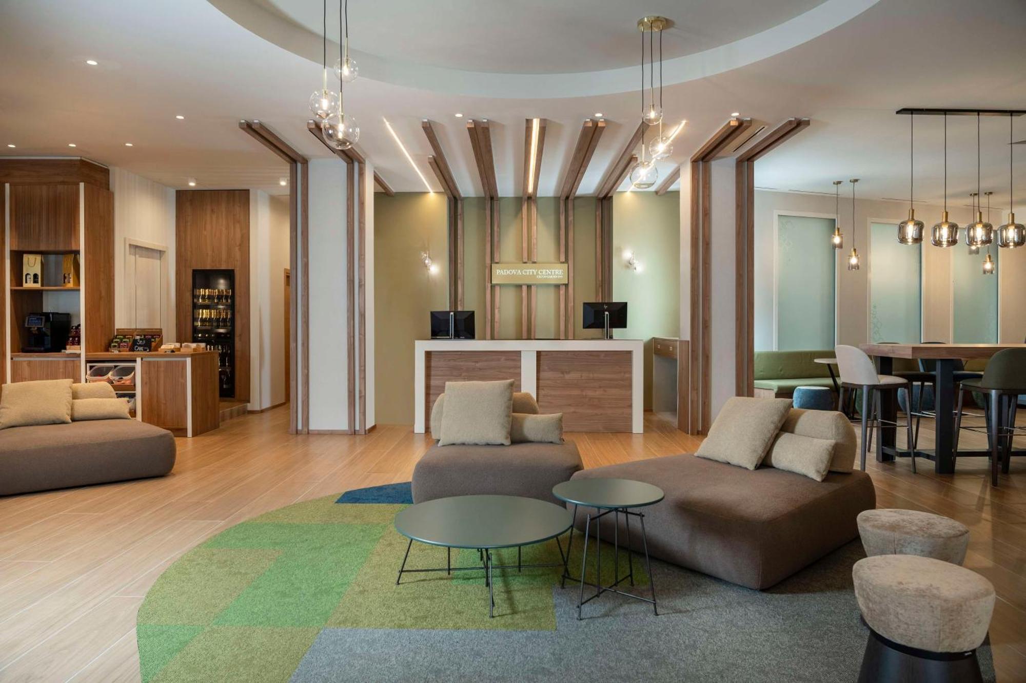 Hilton Garden Inn Padova City Centre Екстер'єр фото